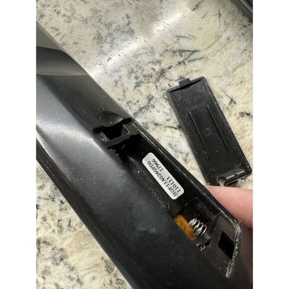 DYNEX RC-401-0A LCD TV Remote Control DX-L15-10A DX-L19-10A DX-L19J10A TESTED - Picture 3 of 3